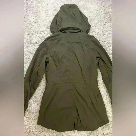 L.L. Bean Luna Women's Windbreaker Rain Jacket With Hood - Picture 7 of 16